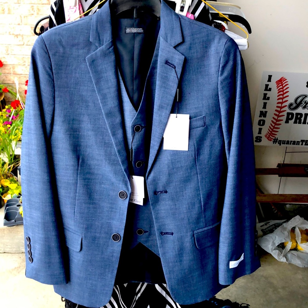 Calvin Klein boy’s 3 piece suit.